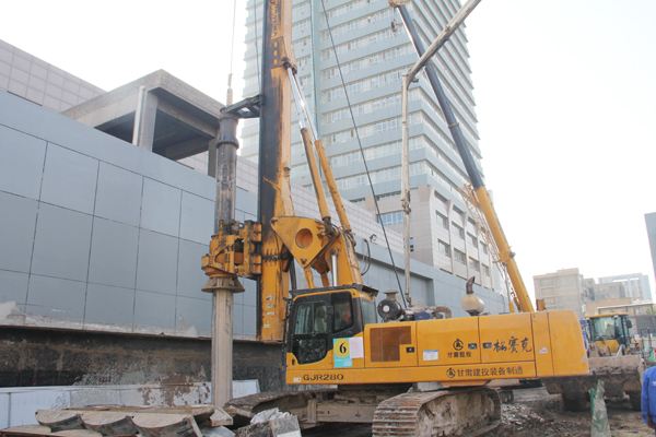 昆明旋挖鉆機租賃房建工程施工案例
